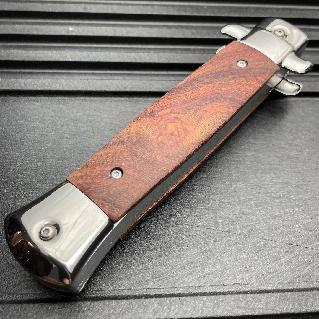 Wood-look handle detail